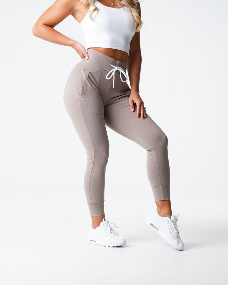 Women\'s NVGTN Joggers Grey Brown | MYRZ-08624