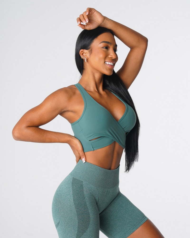 Women's NVGTN Radiance Sports Bras Green | PCBM-68759